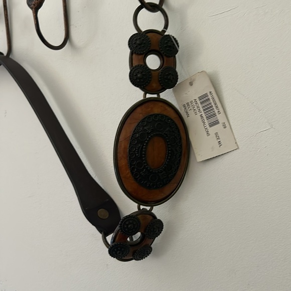 NWT Chico’s Ancient Medallions Slouch Belt Brown Leather Heavy adjustable slide - Picture 3 of 8